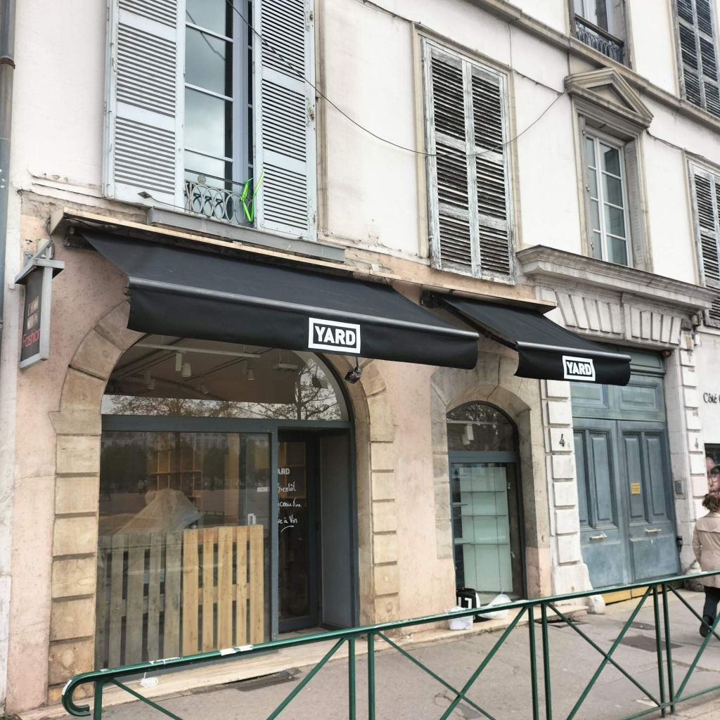 Store banne commerce : store bar restaurant ; store CHR ; store terrasse Lyon
